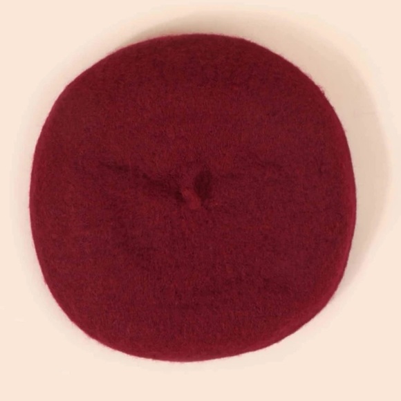 Simple solid beret - Picture 2 of 4